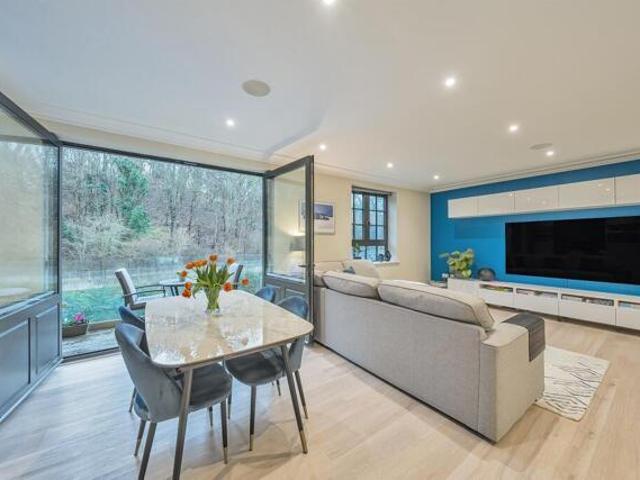 Apartment for sale in Taplow, Taplow