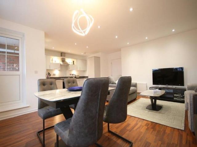 Apartment for rent in Alderley Edge
