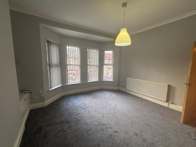 Apartment for rent in Stoneycroft, Calderstones