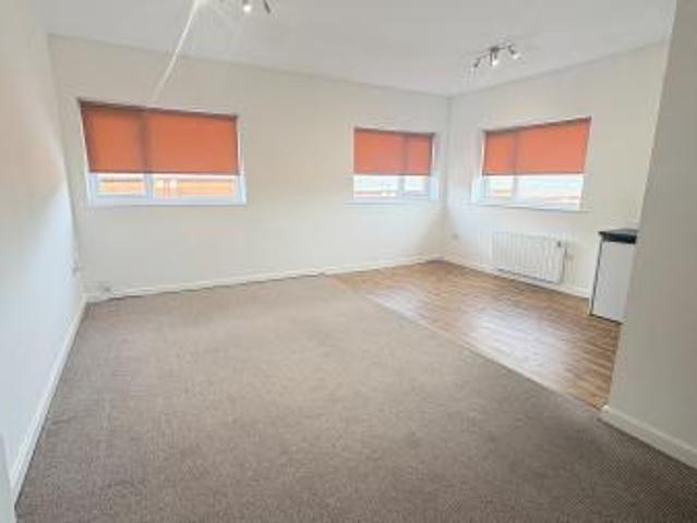 Apartment for rent in Bruntcliffe, Leeds