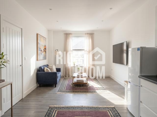 Apartment for rent in Hill, City Of Southampton