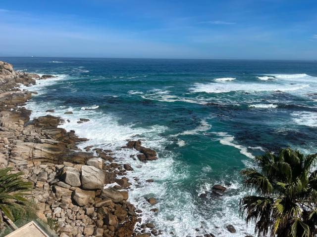 Apartment for rent in Bantry Bay, Cape Town