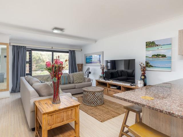 Apartment for rent in Bloubergstrand, City of Cape Town