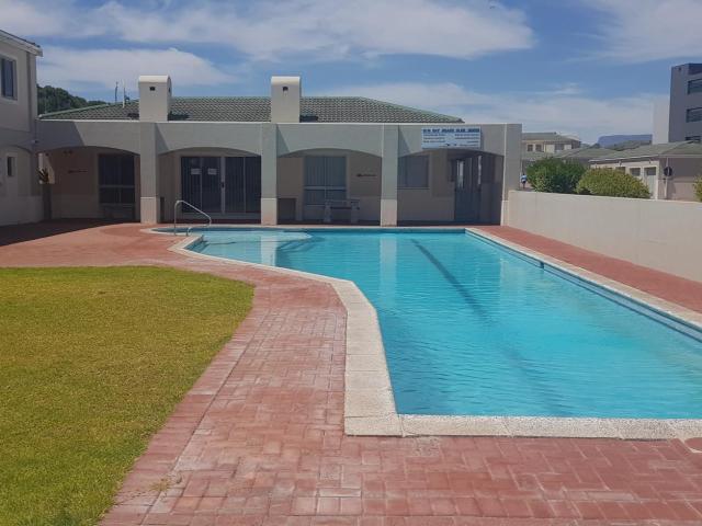 Apartment for rent in Bloubergstrand, City of Cape Town