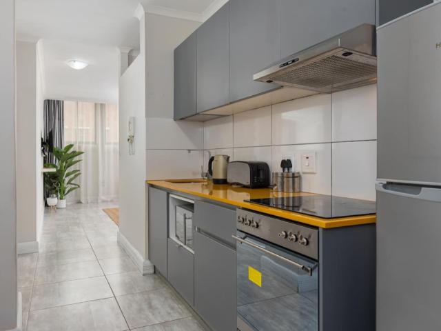Apartment for rent in Foreshore, Cape Town