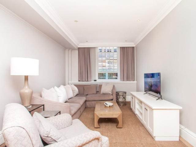 Apartment for rent in Foreshore, Cape Town