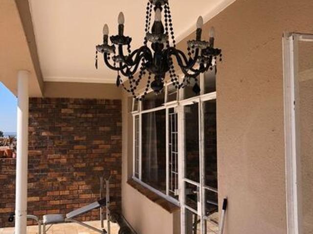 Apartment for rent in Fresnaye, Cape Town