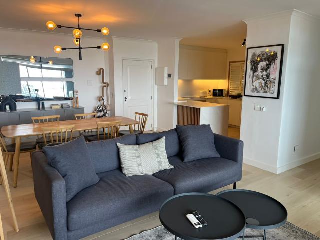 Apartment for rent in Fresnaye, Cape Town
