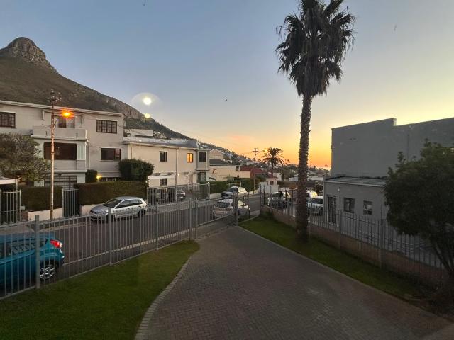 Apartment for rent in Fresnaye, Cape Town