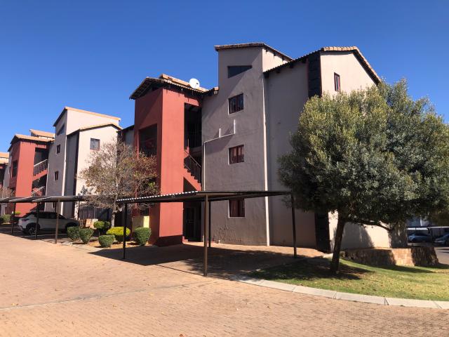Apartment for rent in Roodepoort-Noord, Roodepoort