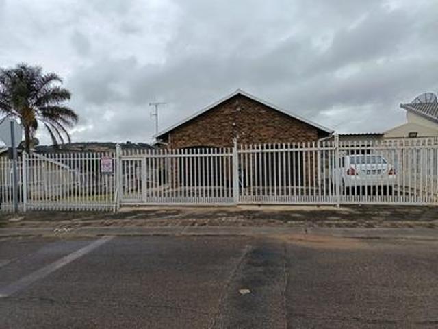 Apartment for rent in Waterkloof, Gauteng