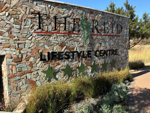 Apartment for rent in Lakeside, Sandton
