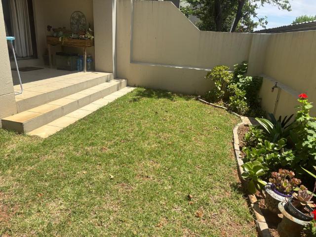 Apartment for rent in Lone Hill, Randburg