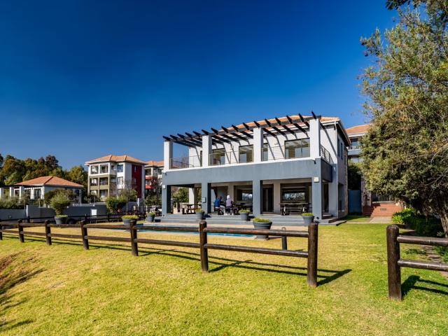 Apartment for rent in Lone Hill, Randburg