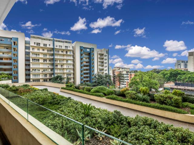 Apartment for rent in Benmore Gardens, Sandton