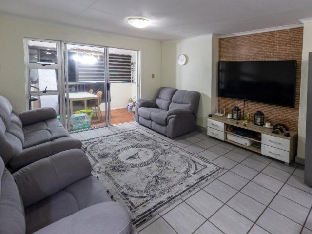 Apartment for rent in Ocean View, City of Cape Town