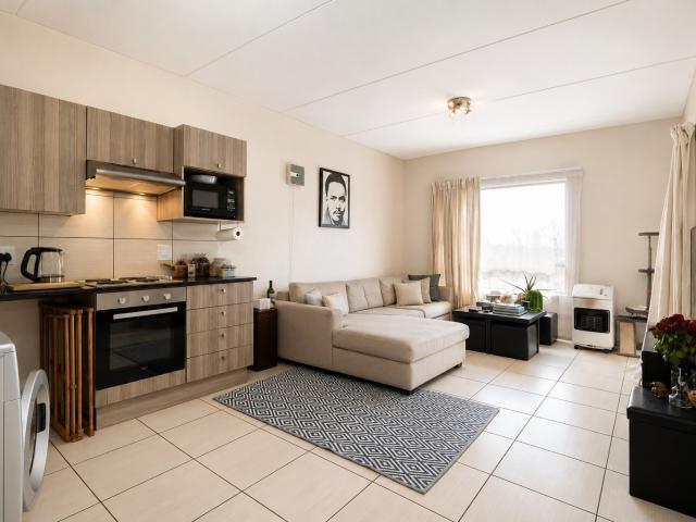 Apartment for rent in Paulshof, Randburg