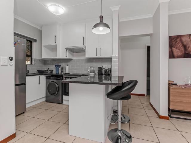 Apartment for rent in Paulshof, Alexandra