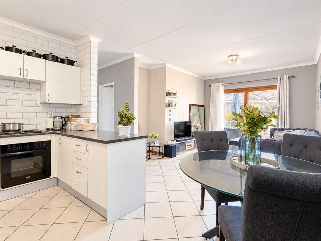 Apartment for rent in Paulshof, Randburg