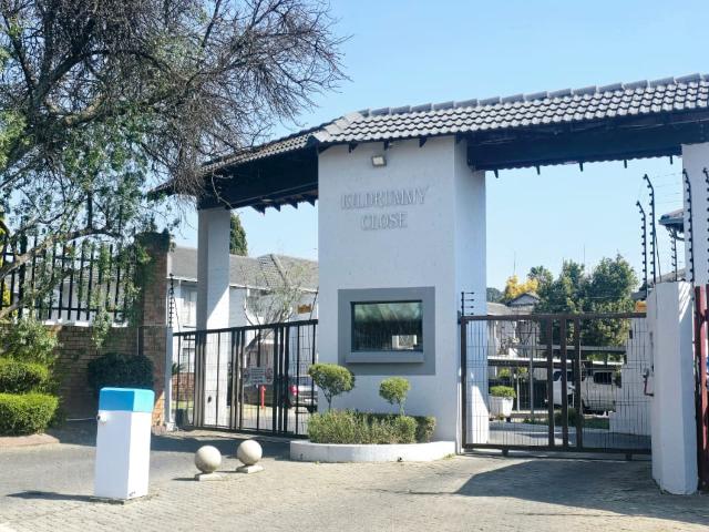 Apartment for rent in Paulshof, Alexandra