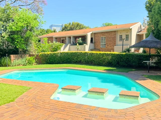 Apartment for rent in Johannesburg Ward 103, Sandton
