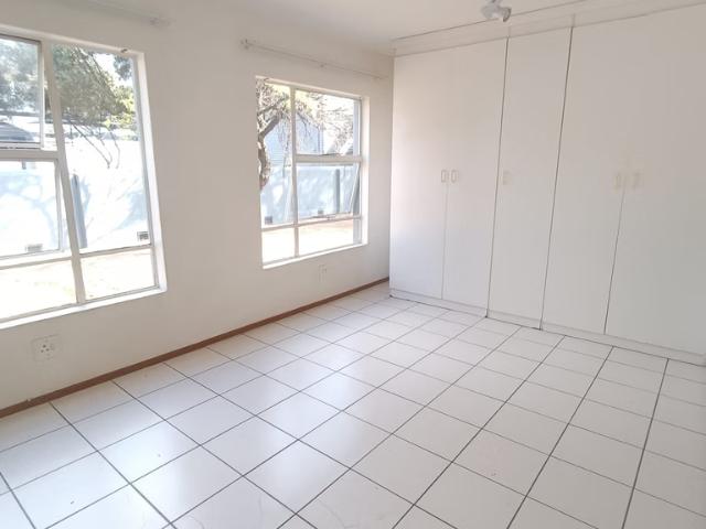 Apartment for rent in Westdene, Johannesburg