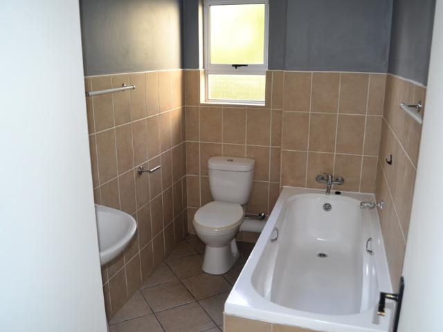 Apartment for rent in Gordon's Bay, Western Cape