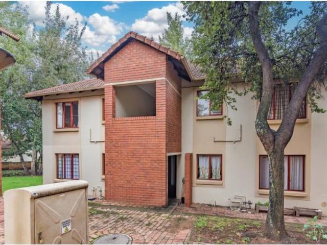 Apartment for rent in Wilgeheuwel, Roodepoort