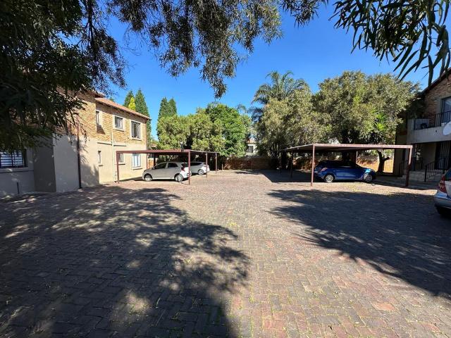 Apartment for rent in Wilgeheuwel, Roodepoort