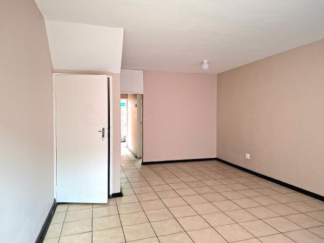 Apartment for rent in Cresta, Johannesburg
