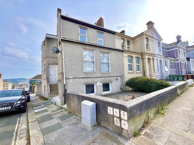 Flat for rent in Lipson, Mount Wise
