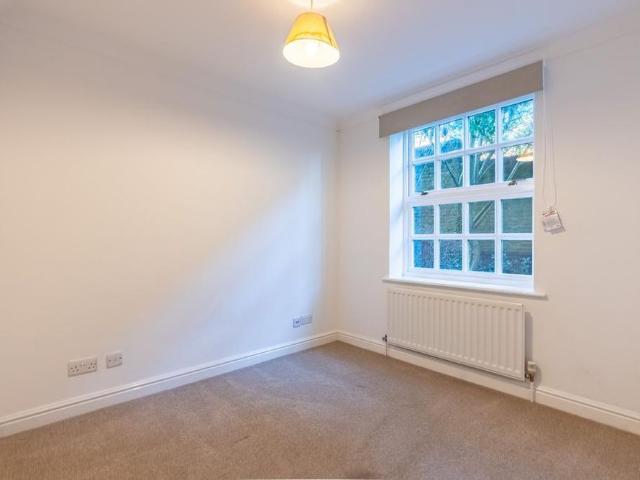 Apartment for rent in St Albans, Five Acres