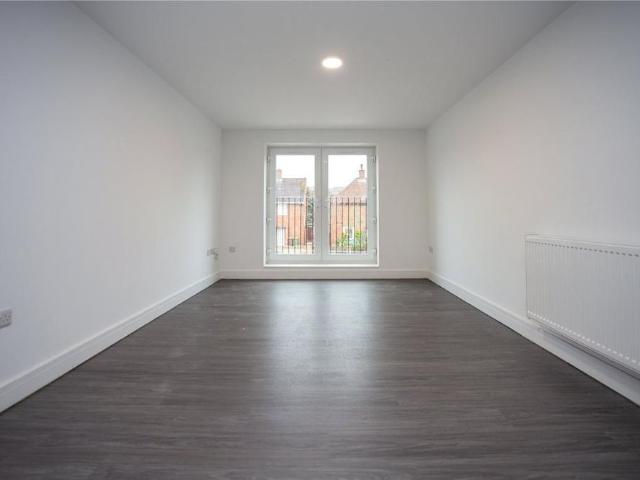Apartment for rent in Prestbury, Golden Valley