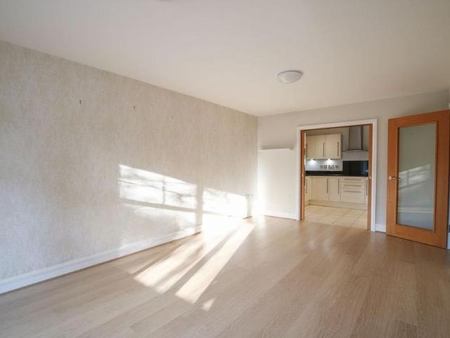 Apartment for rent in Emmbrook, Wokingham