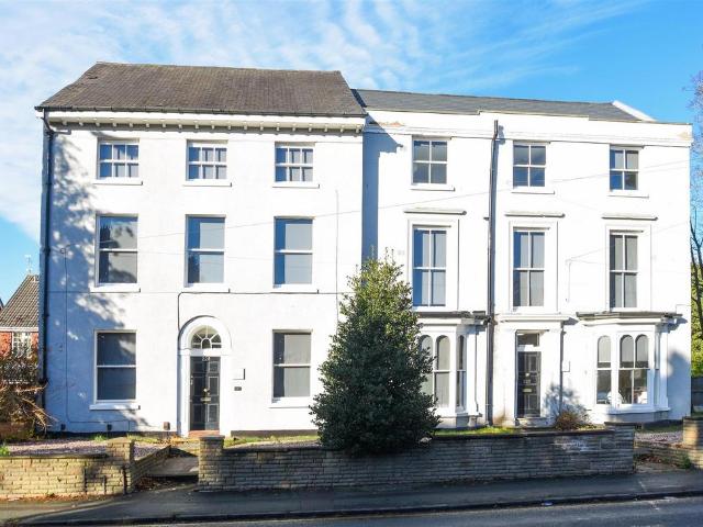 Flat for rent in Goldthorn Hill, Penn
