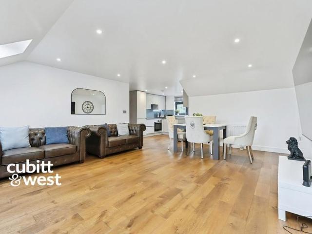 Apartment for rent in London Borough of Croydon, Purley