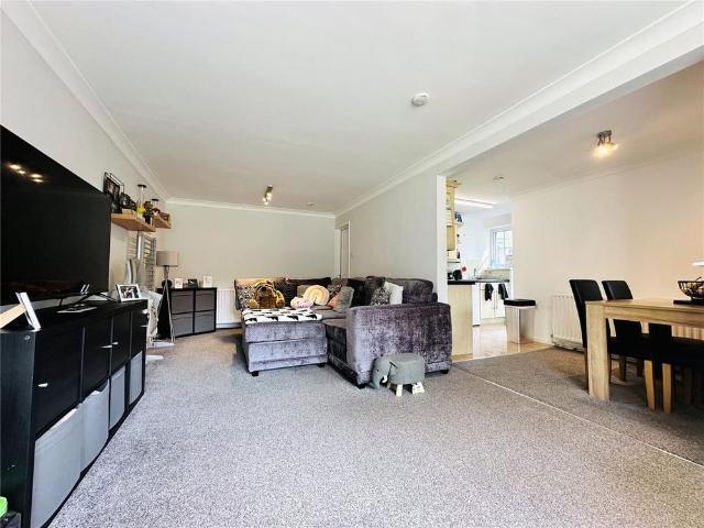 Apartment for rent in Carr Manor, Chapel Allerton