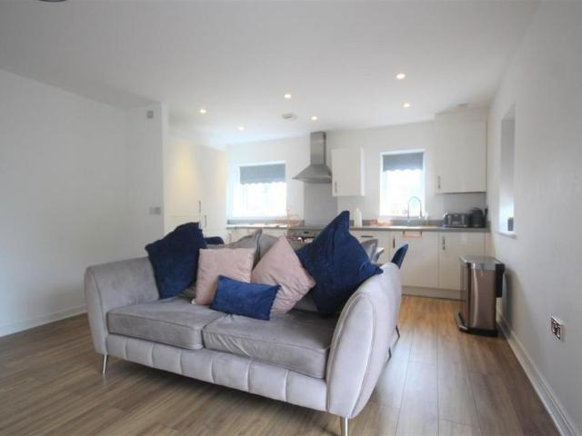 Apartment for rent in Navestock Side, Essex