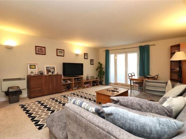 Apartment for rent in Horsell, Woking