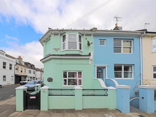 Flat for rent in Aldrington