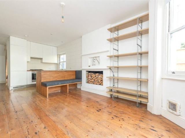 Apartment for rent in Brondesbury, Greater London