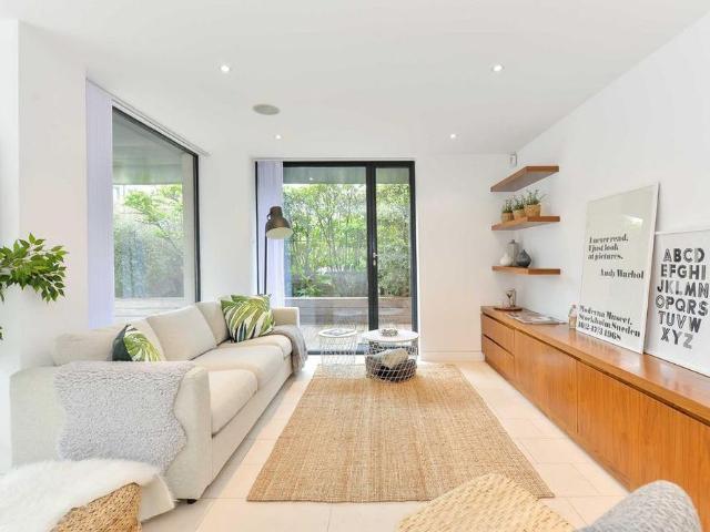 Apartment for rent in Chalk Farm, Greater London