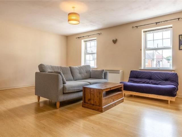 Apartment for rent in Haydon End, Abbey Mead