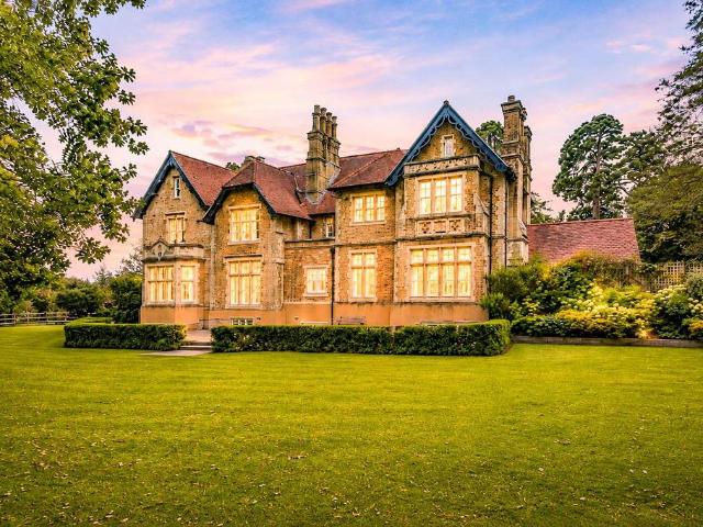 Flat for rent in Guildford Park, Westborough