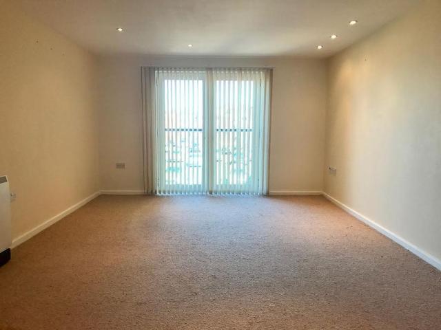 Apartment for rent in Hough Green, Two Mills
