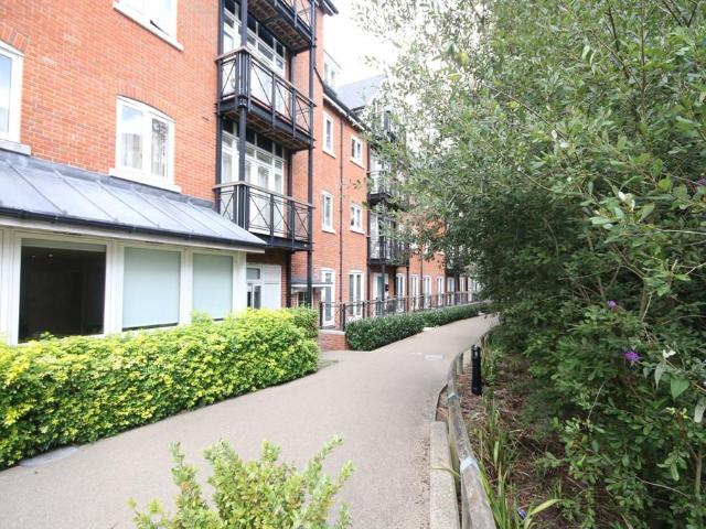 Flat for rent in St. Mildred's, The Bridge