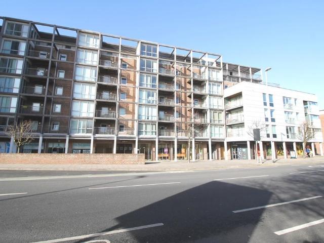 Flat for rent in Portsea, City Of Portsmouth