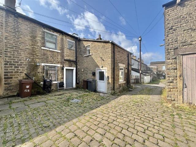 Apartment for rent in Whitfield, Charlesworth