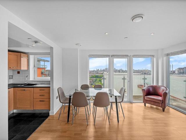 Flat for rent in Charlton Riverside, Greater London