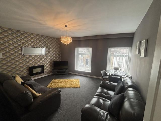 Apartment for rent in Cwmbwrla, Nangreaves